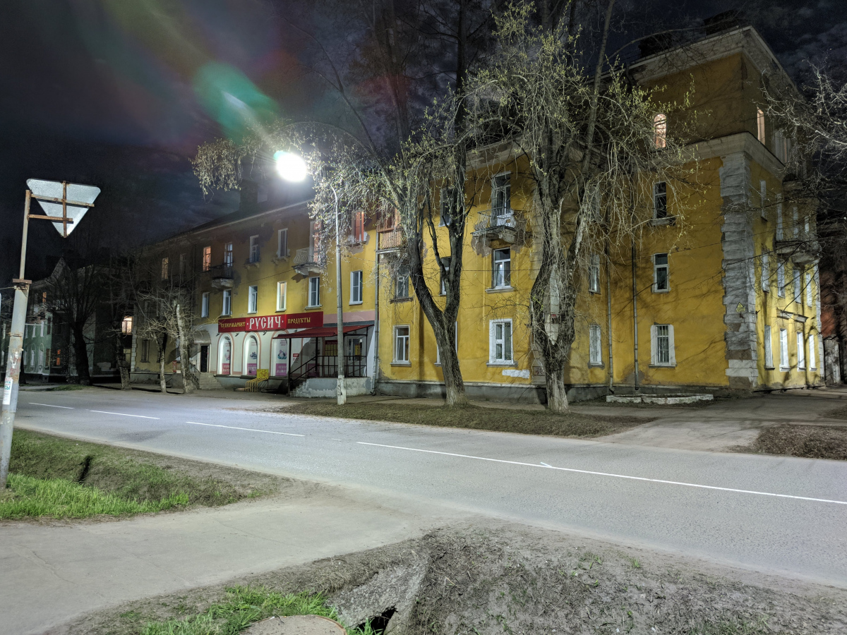 Глазов, Советская улица, 13 / Улица Дзержинского, 18