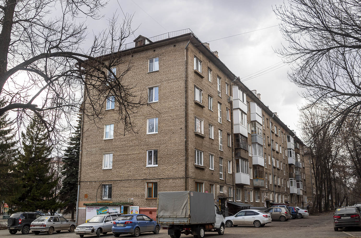 Уфа, Первомайская улица, 55 / Улица Гончарова, 11