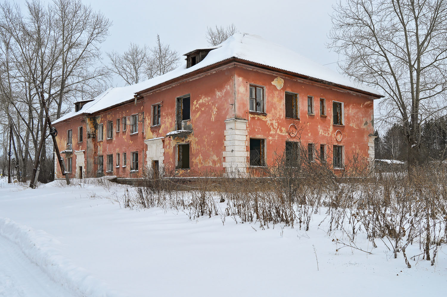 Полевской, Улица Магистраль, 2