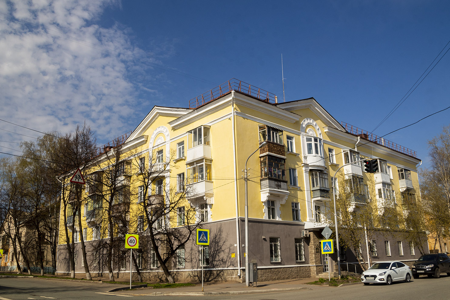 Уфа, Улица Победы, 20 / Улица Калинина, 33