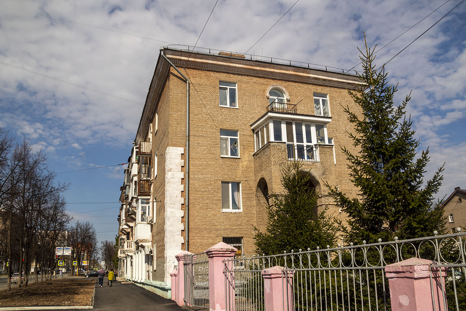 Ufa, Улица Ульяновых, 40 / Улица Калинина, 12