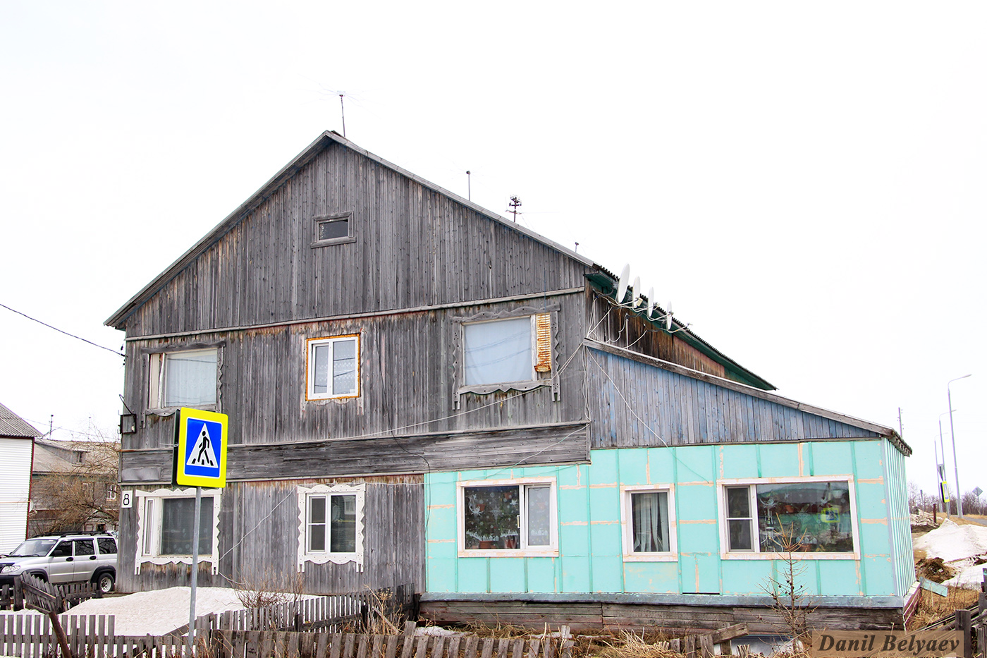 Искателей, Молодёжная улица, 8