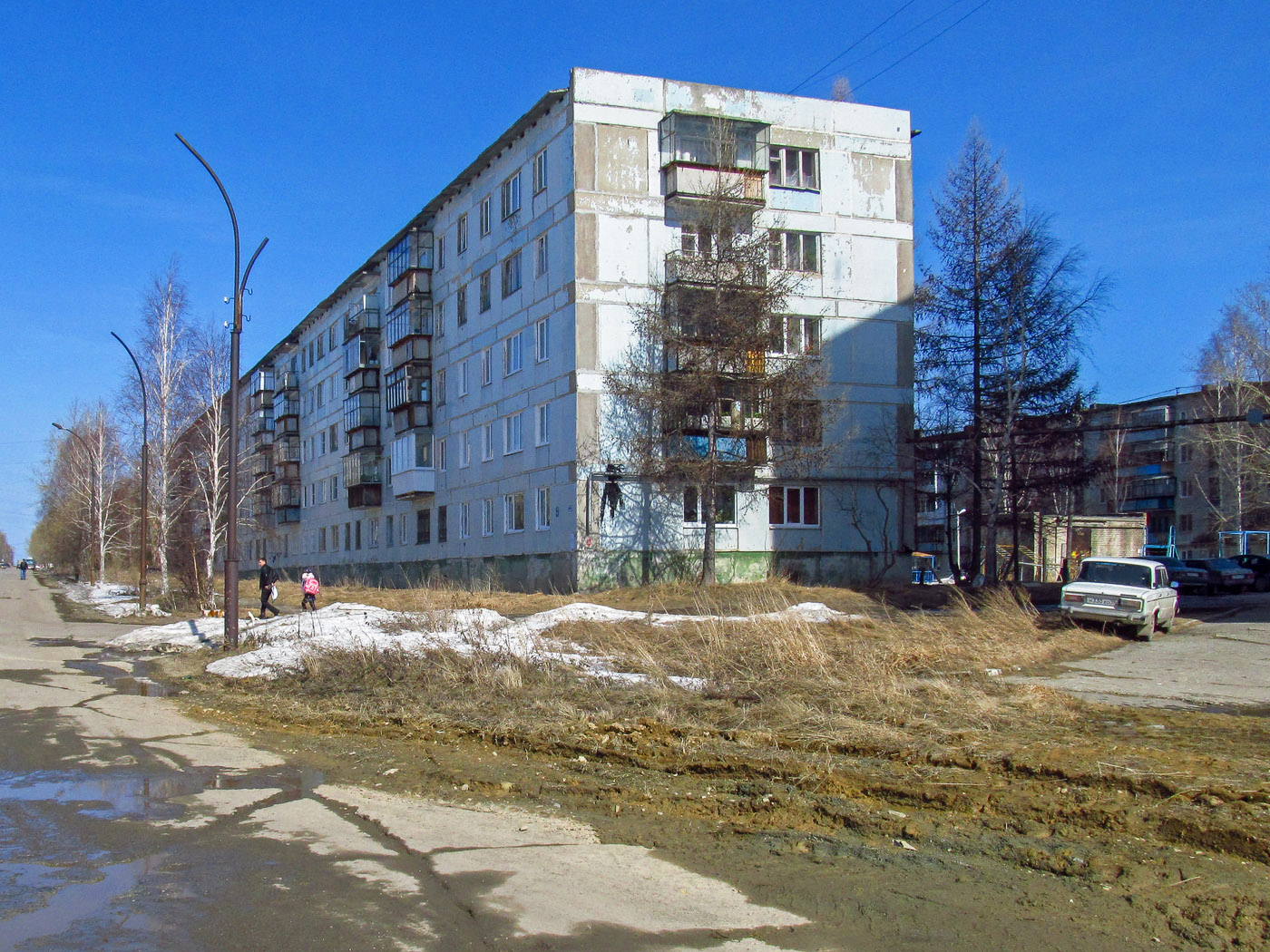 Полевской, Улица Бажова, 8