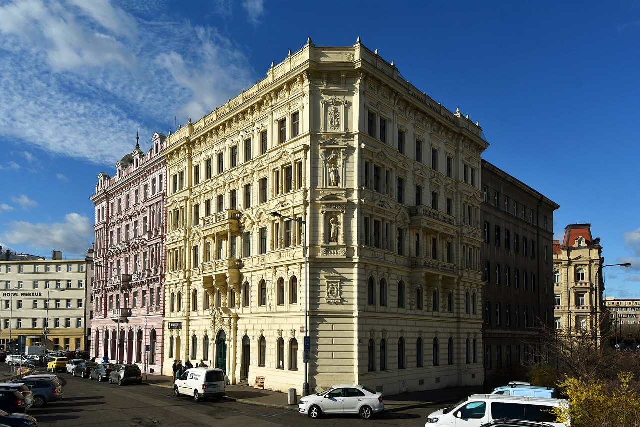 Прага, Těšnov, 13; ​Těšnov, 15​ / Klimentská, 58; ​Stárkova, 4​ / Klimentská, 56
