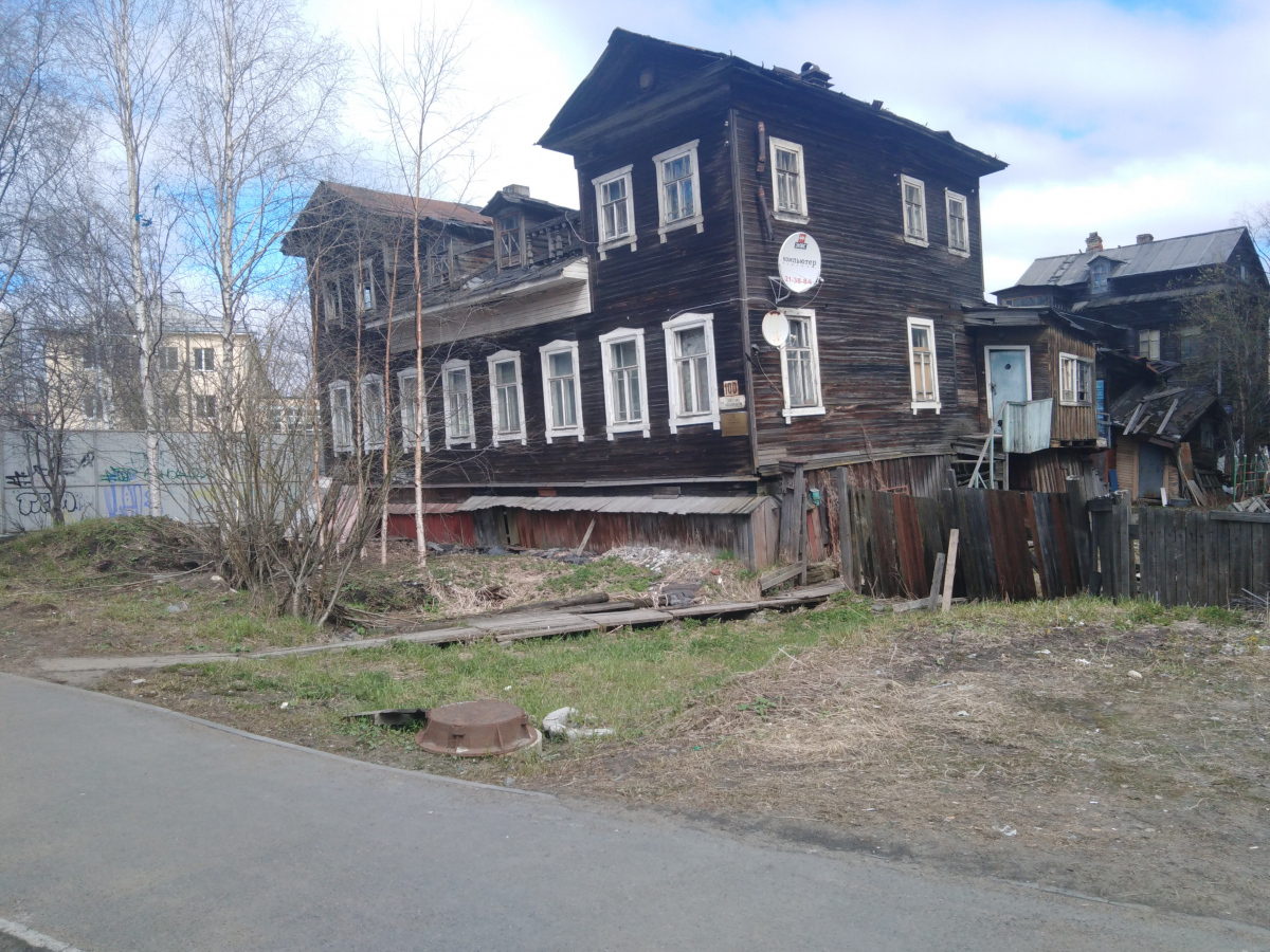 Архангельск, Проспект Советских Космонавтов, 100