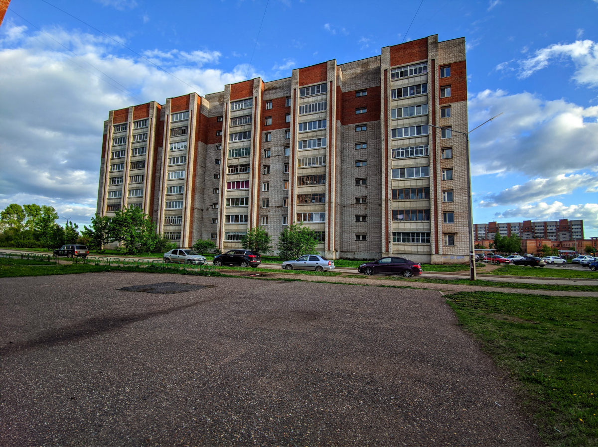 Глазов, Улица Пехтина, 12 (пп. 3–6); Улица Пехтина, 12 (пп. 1–2)