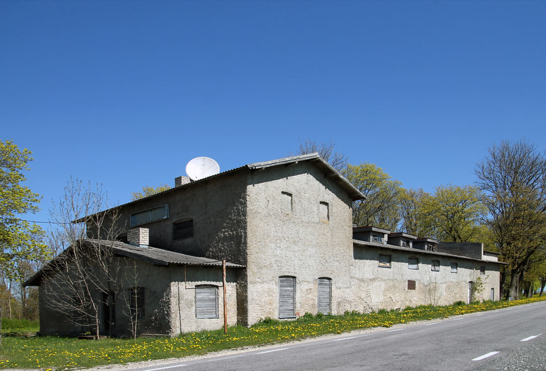 Мое, Kaupluse
