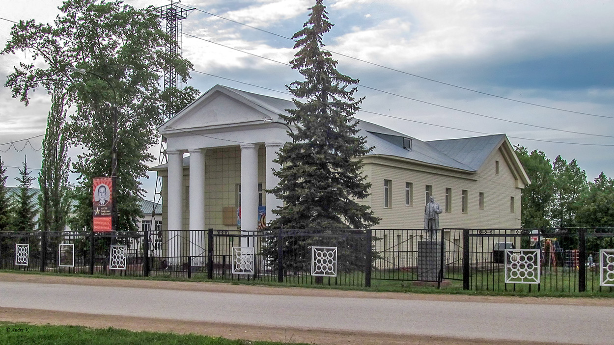 Нуримановский район, прочие н.п., село Павловка, улица Карла Маркса, 33