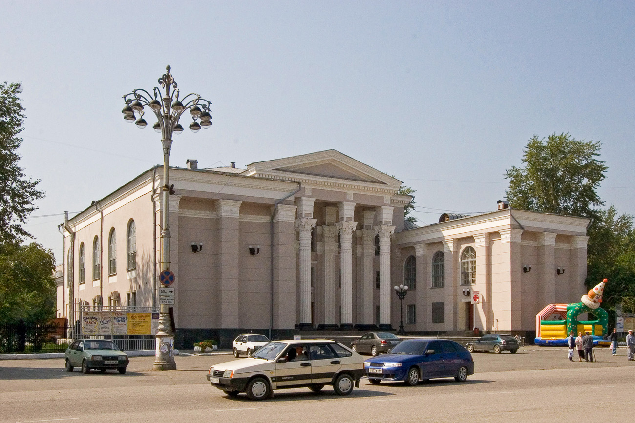 Полевской, Улица Ленина, 13