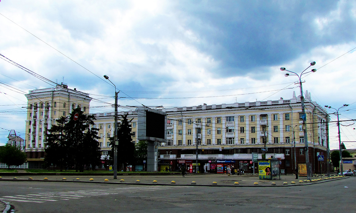 Днепр, Вокзальная площадь, 3