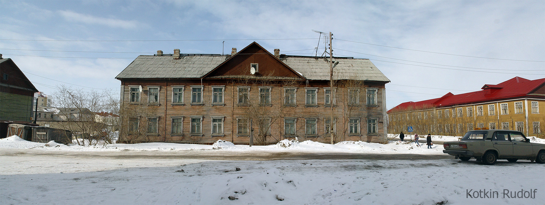 Naryan-Mar, Ненецкая улица, 5 / Улица Выучейского, 20