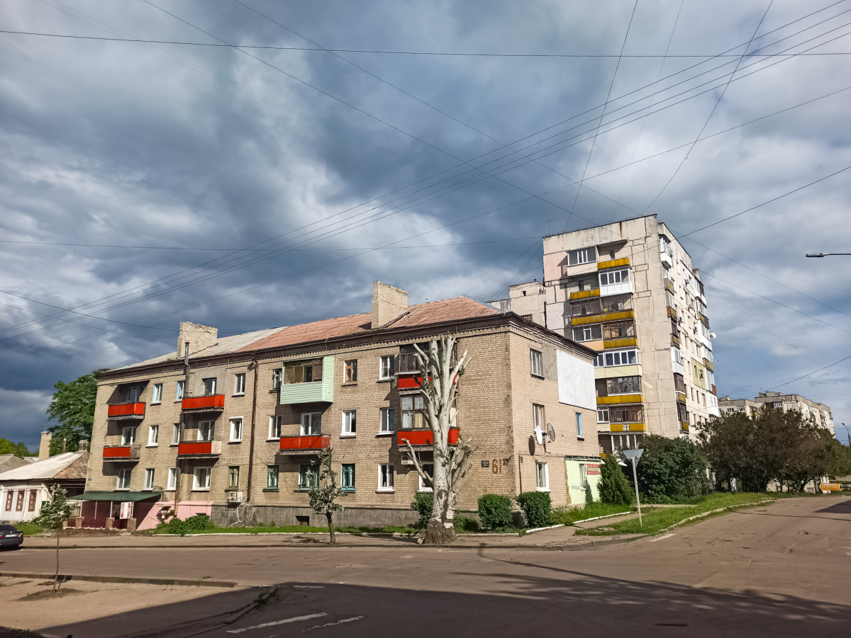 Лисичанск, Улица Менделеева, 61 / Гетманская улица, 50; Гетманская улица, 46