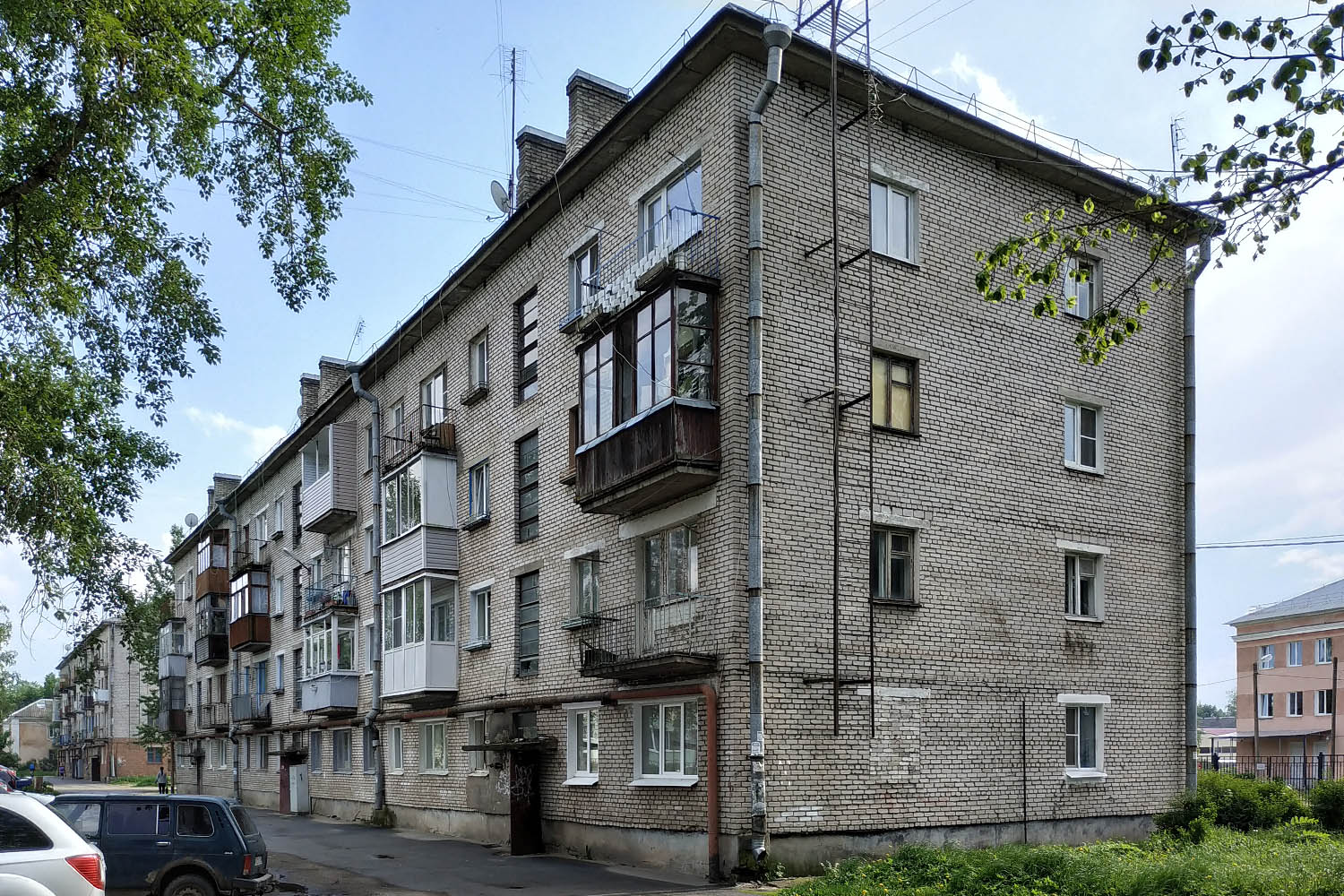 Назия, Октябрьская улица, 6