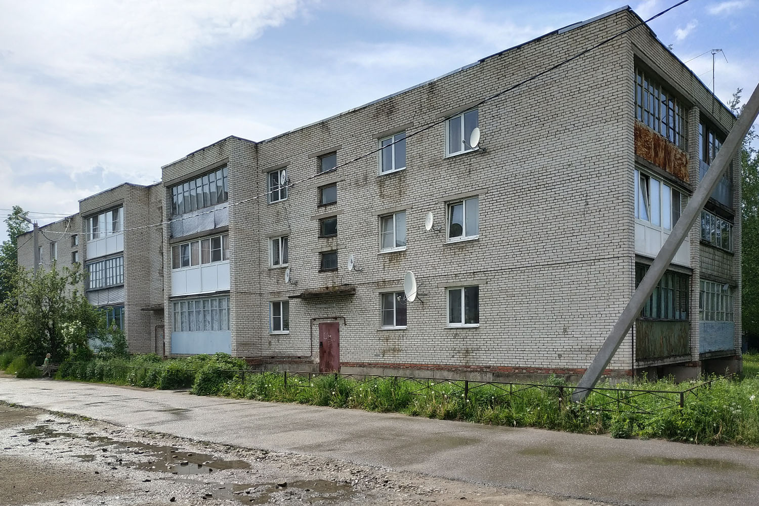 Назия, Улица Торфяников, 6