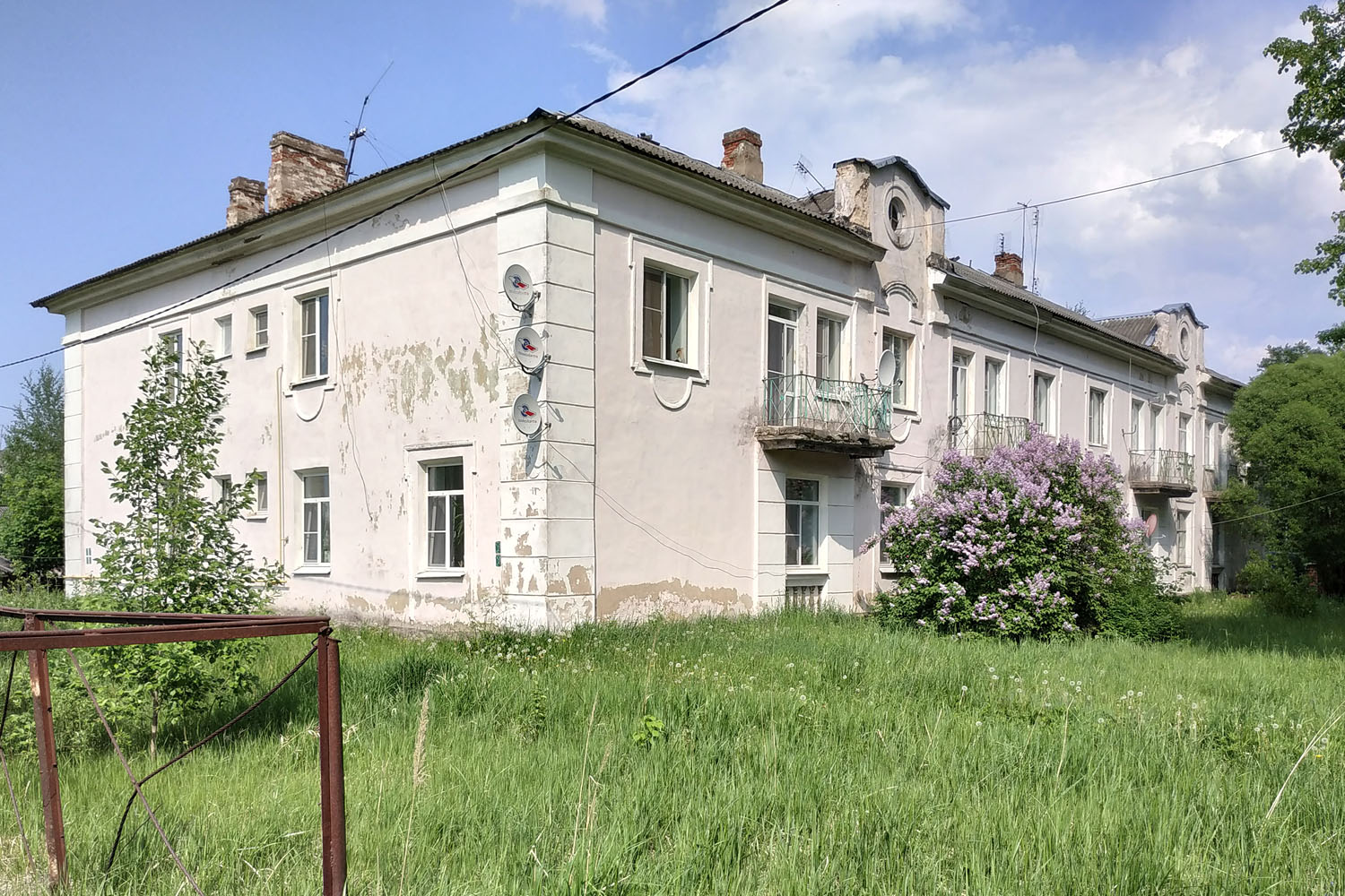 Назия, Школьный проспект, 27