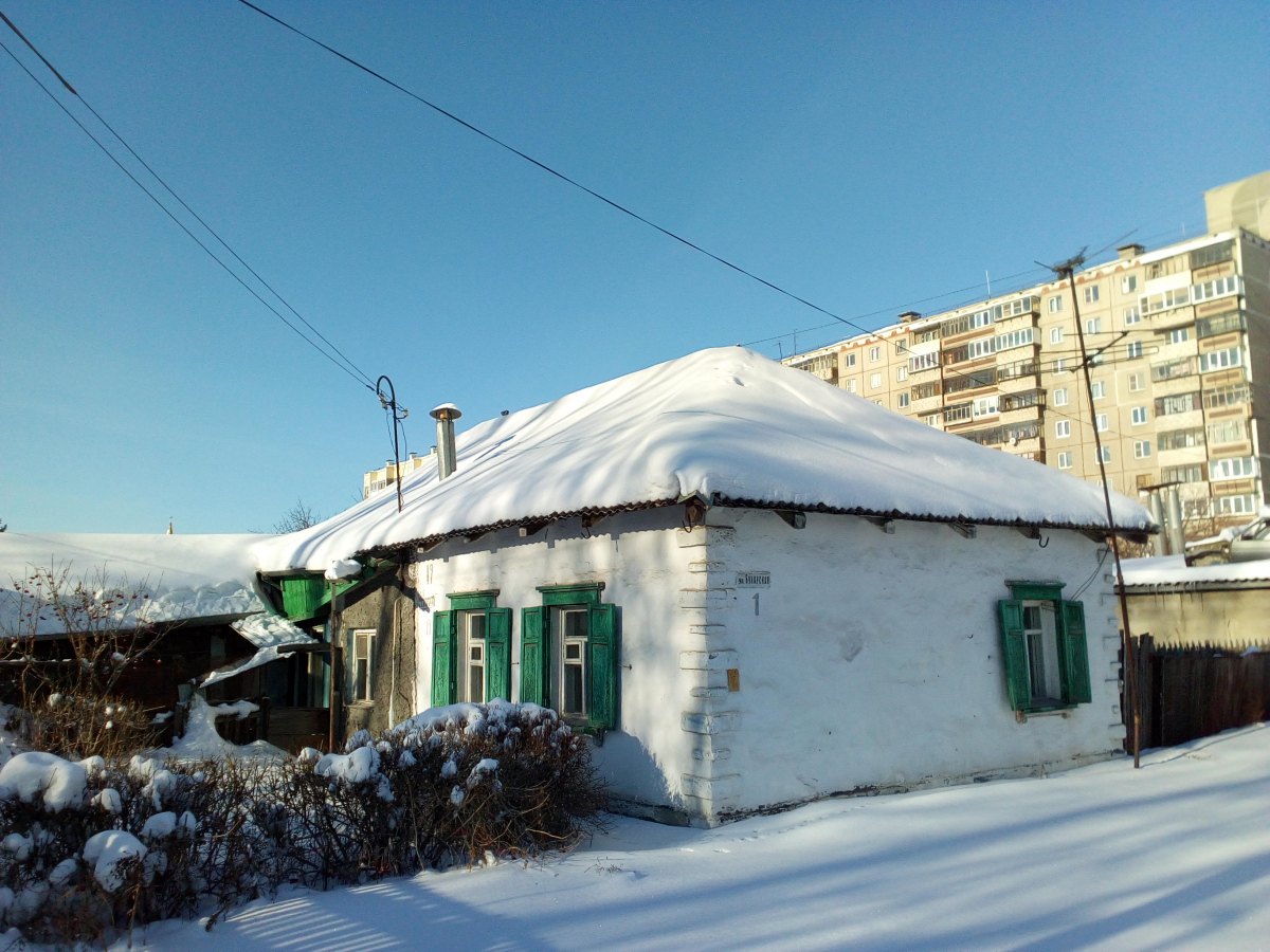 Челябинск, Улица 32-й Годовщины Октября, 19 / Бухарская улица, 1; Прокатная улица, 20А