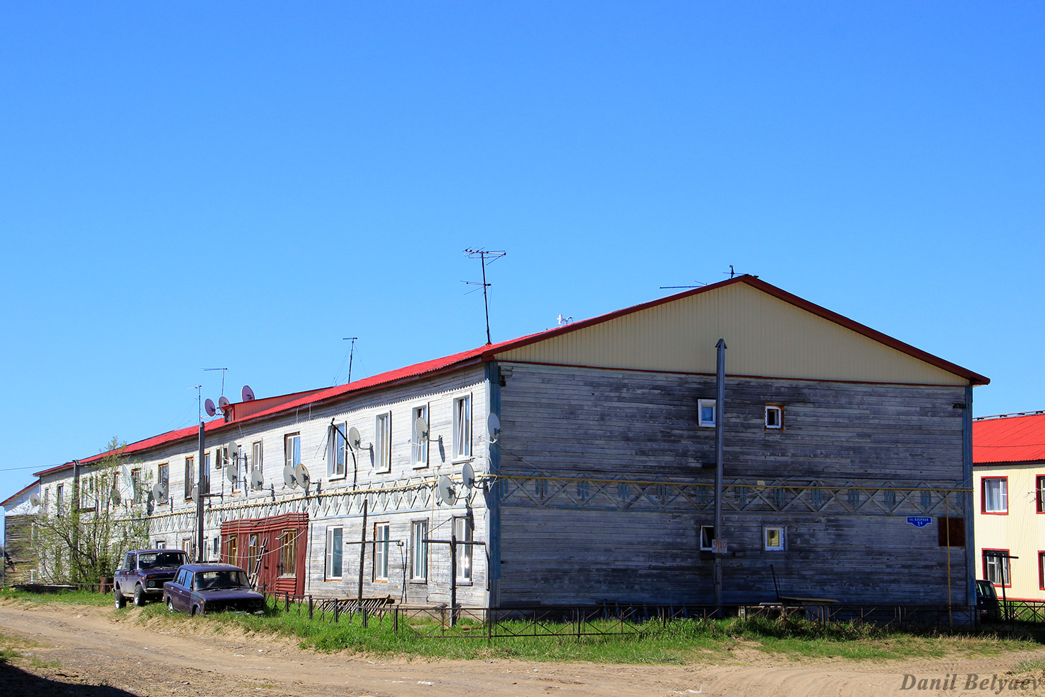 Искателей, Озёрная улица, 1В