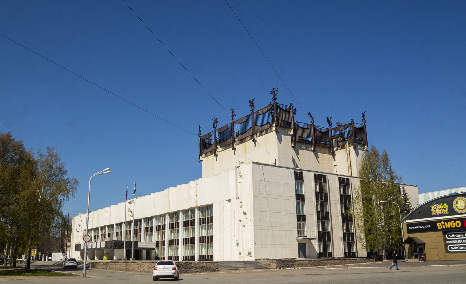 Ufa, Первомайская улица, 47 / Улица Александра Невского, 15