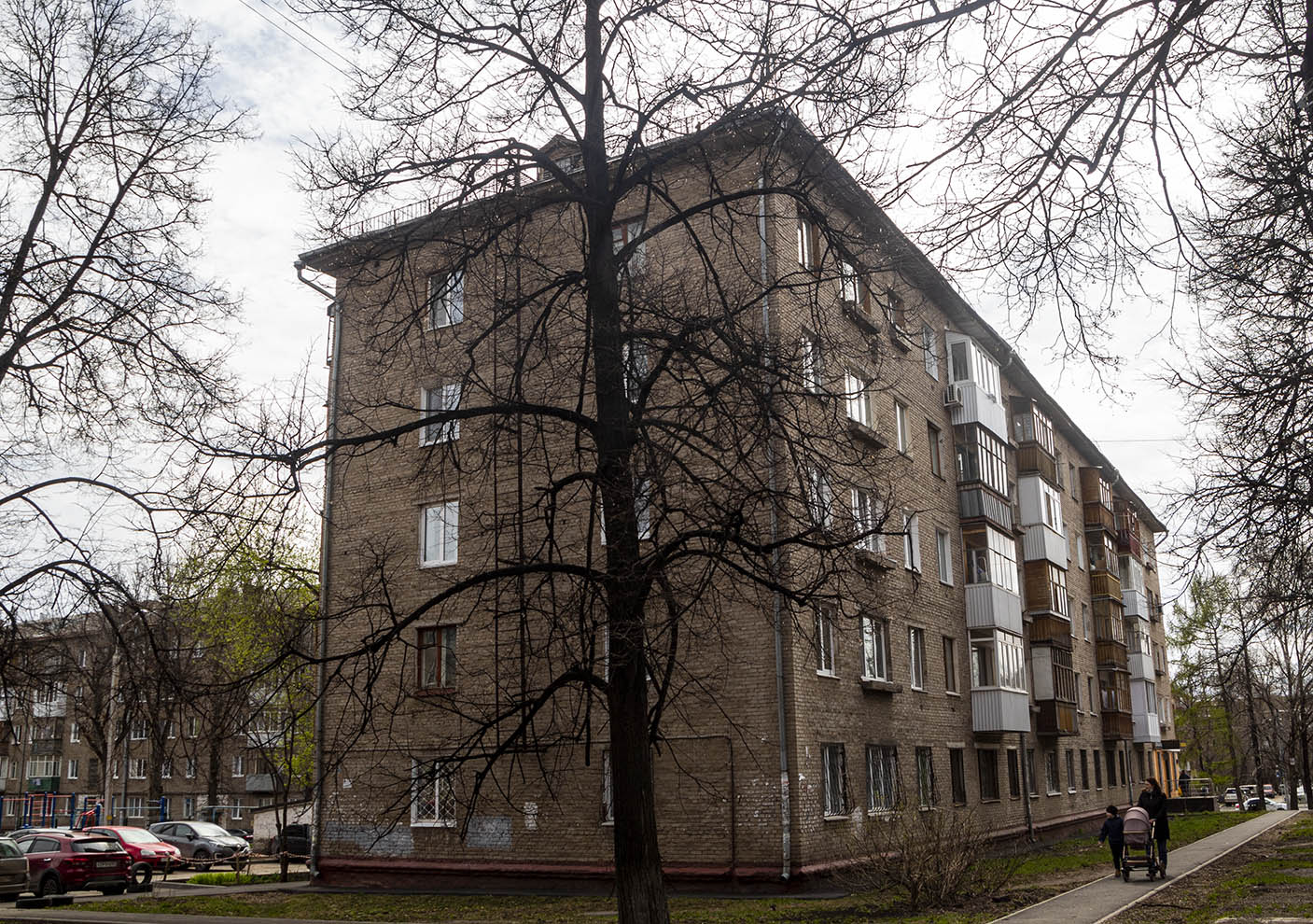Уфа, Первомайская улица, 57 / Улица Гончарова, 14