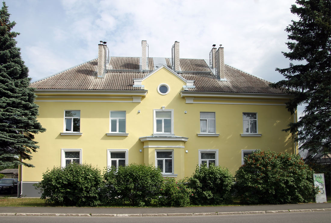 Pärnu, Karusselli, 10