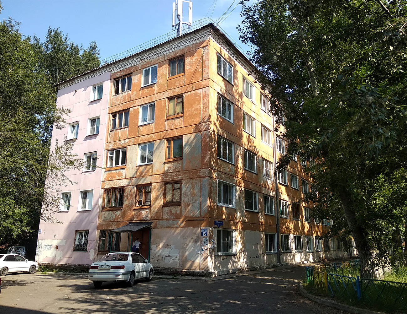Krasnoyarsk, Улица Курчатова, 6