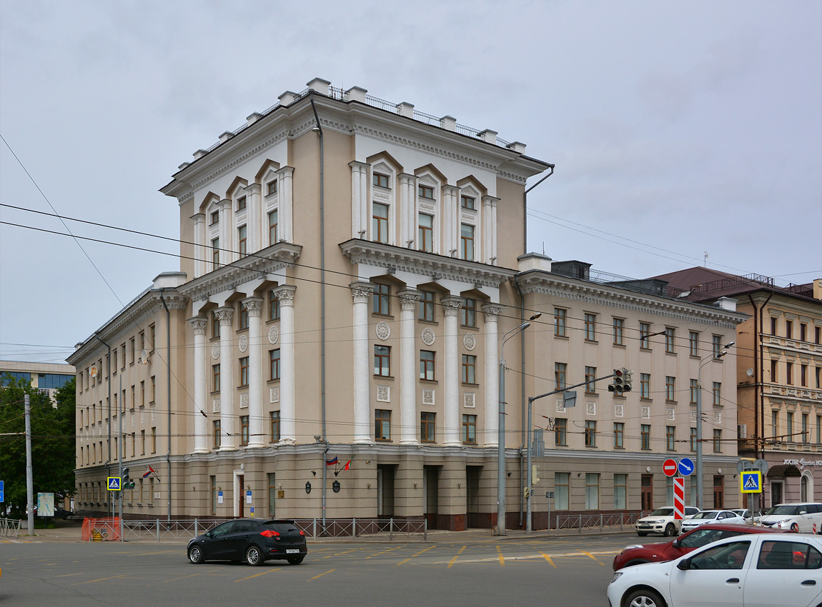 Казань, Улица Пушкина, 1 / Право-Булачная улица, 55