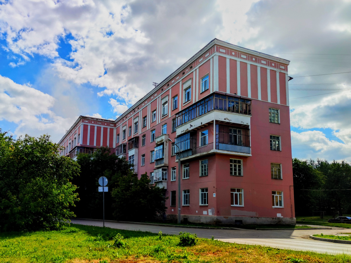 Каменск-Уральский, Исетская улица, 11