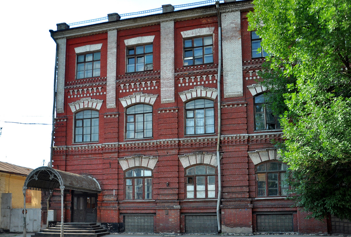 Харьков, Улица Маршала Конева, 10 / Большая Гончаровская улица, 2