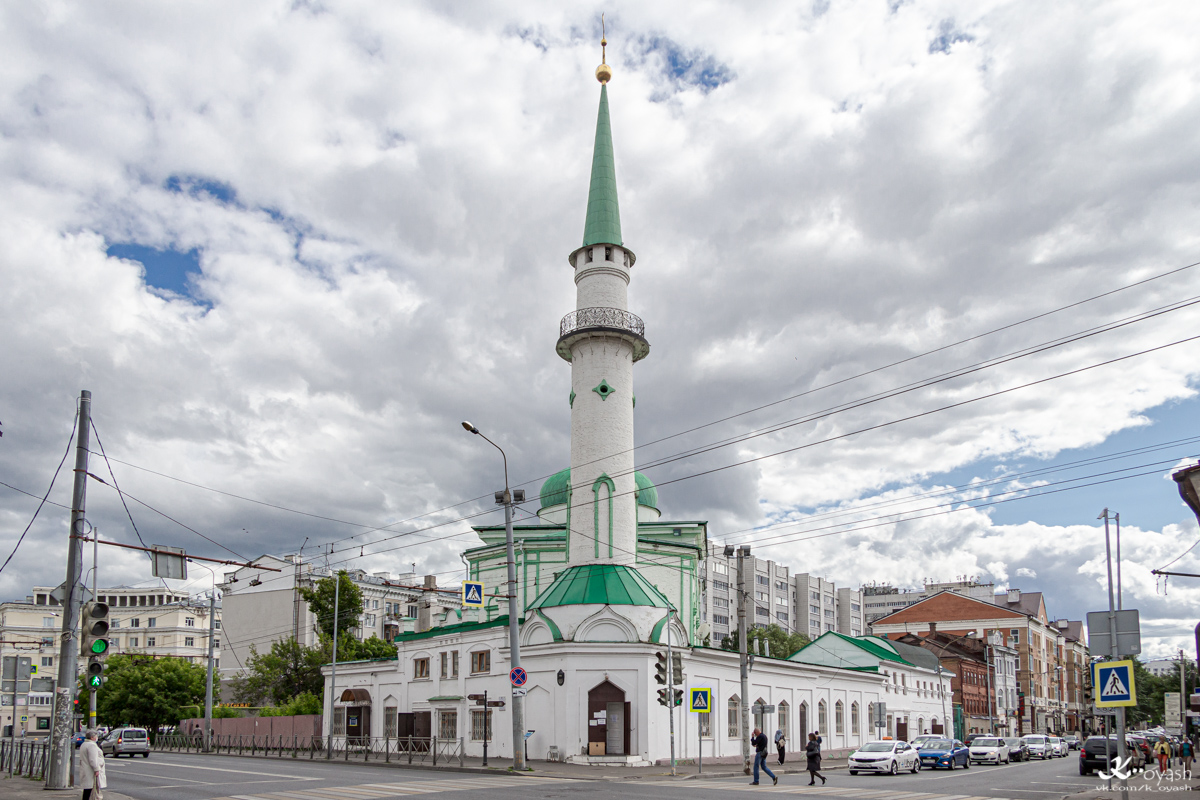 Казань, Московская улица, 74 / Улица Парижской Коммуны, 15