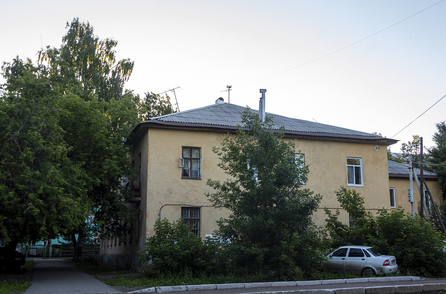 Уфа, Черниковская улица, 1 / Улица Гончарова, 22