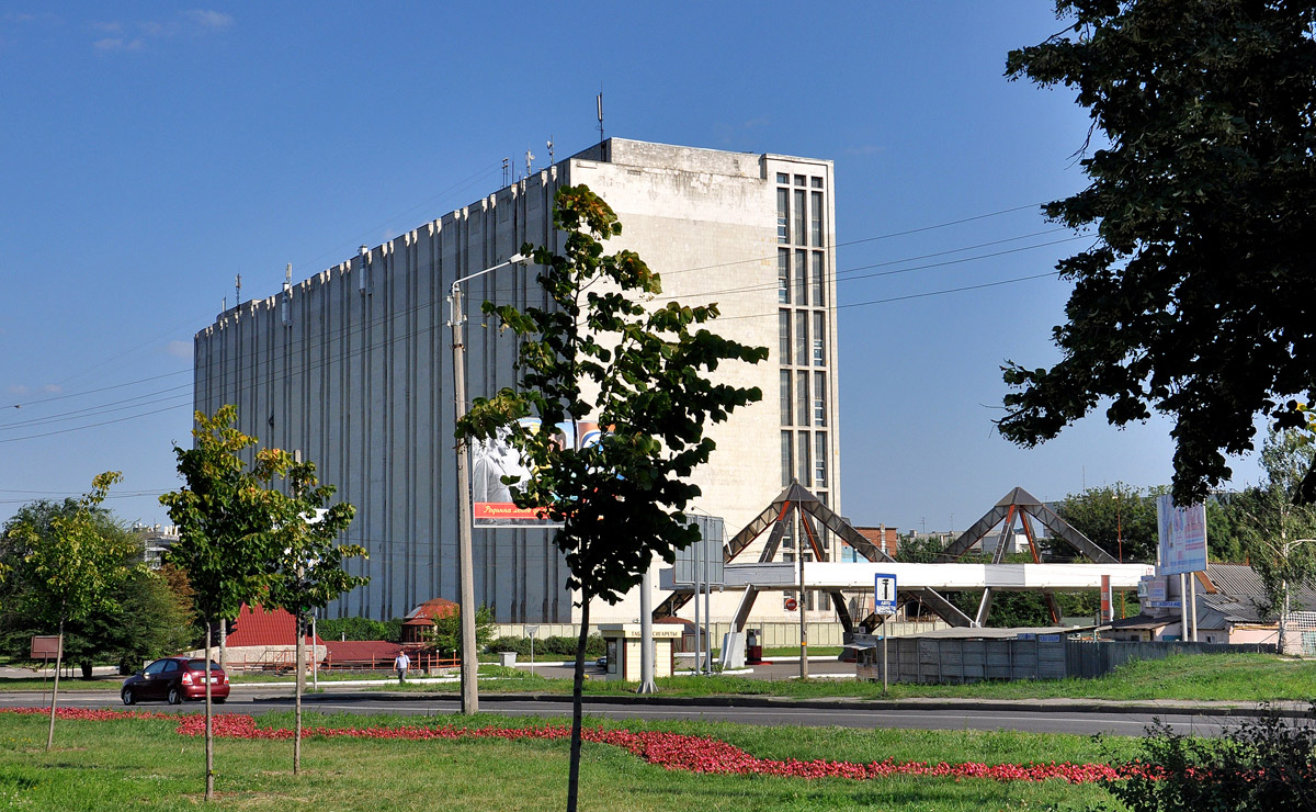 Харьков, Нетеченская набережная, 8; Марьинская улица, 1