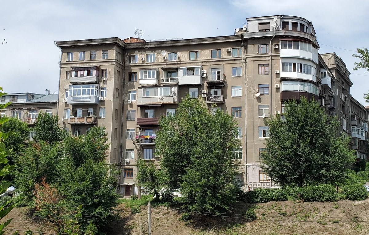 Charków, Улица Чичибабина, 1