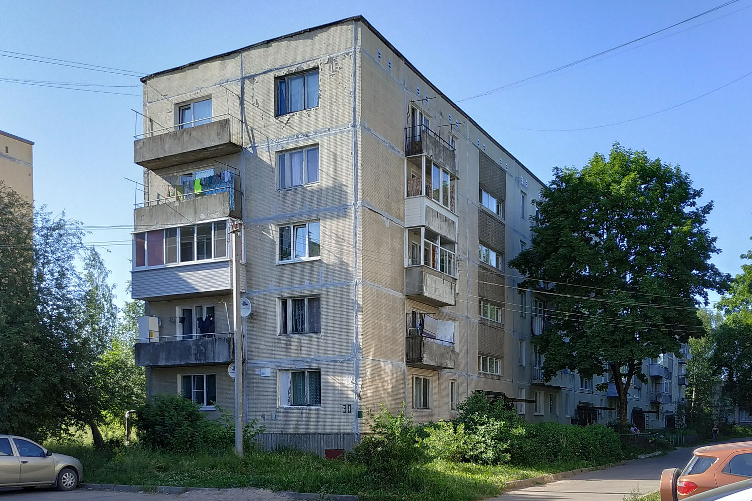 Елизаветино, Площадь Дружбы, 30