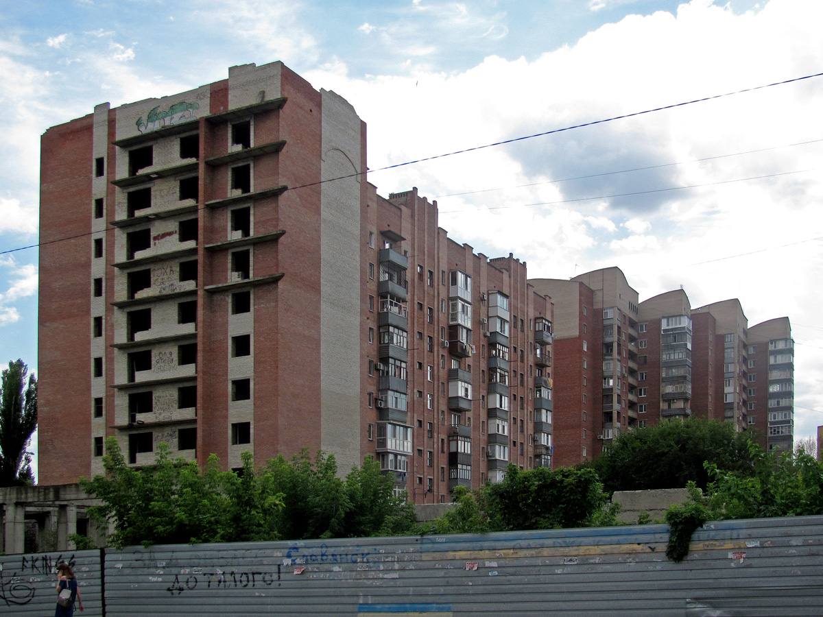 Слов'янськ, Центральная улица, 38; Центральная улица, 42; Центральная улица, 44
