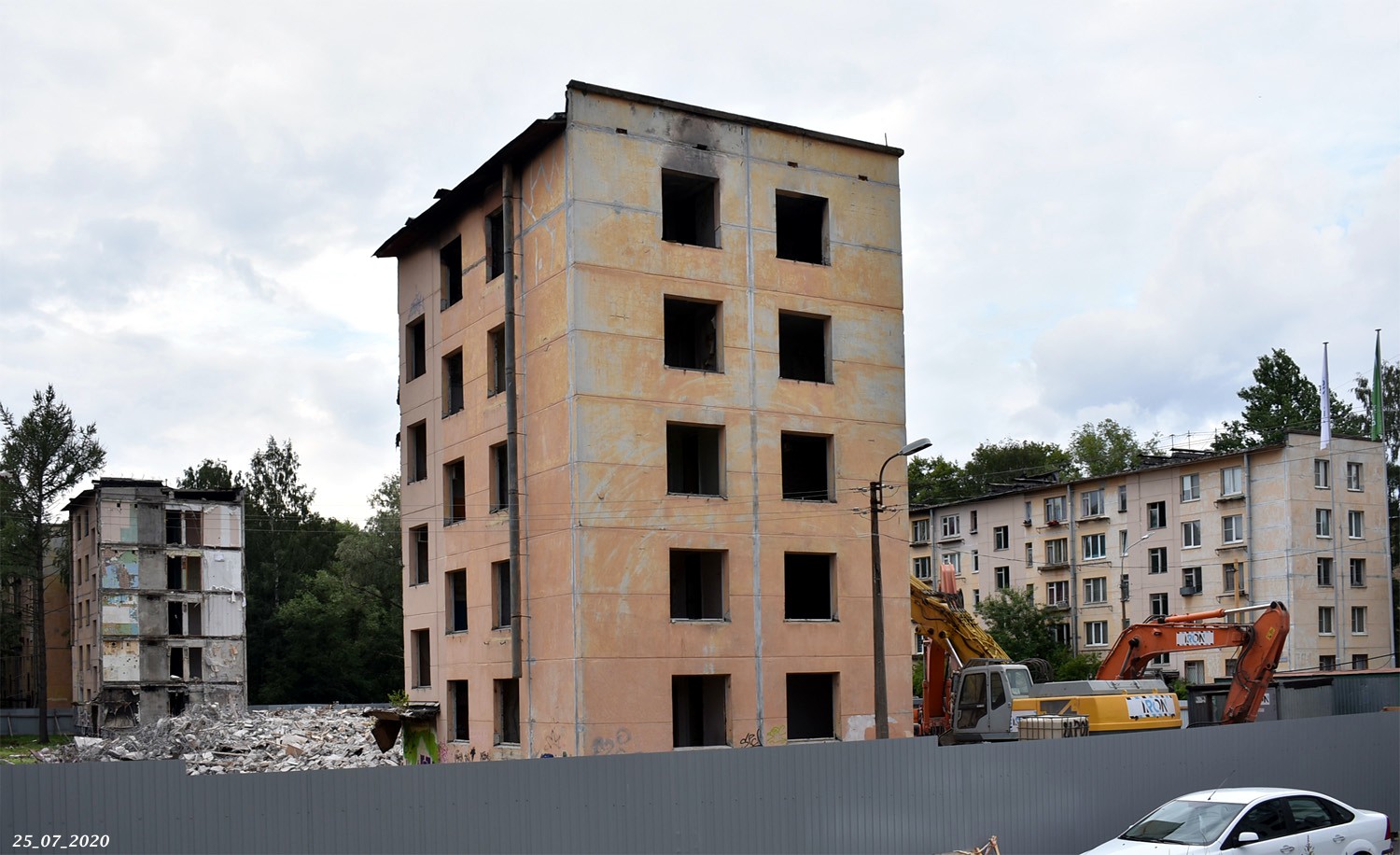 Санкт-Петербург, 2-я Комсомольская улица, 37 корп. 1