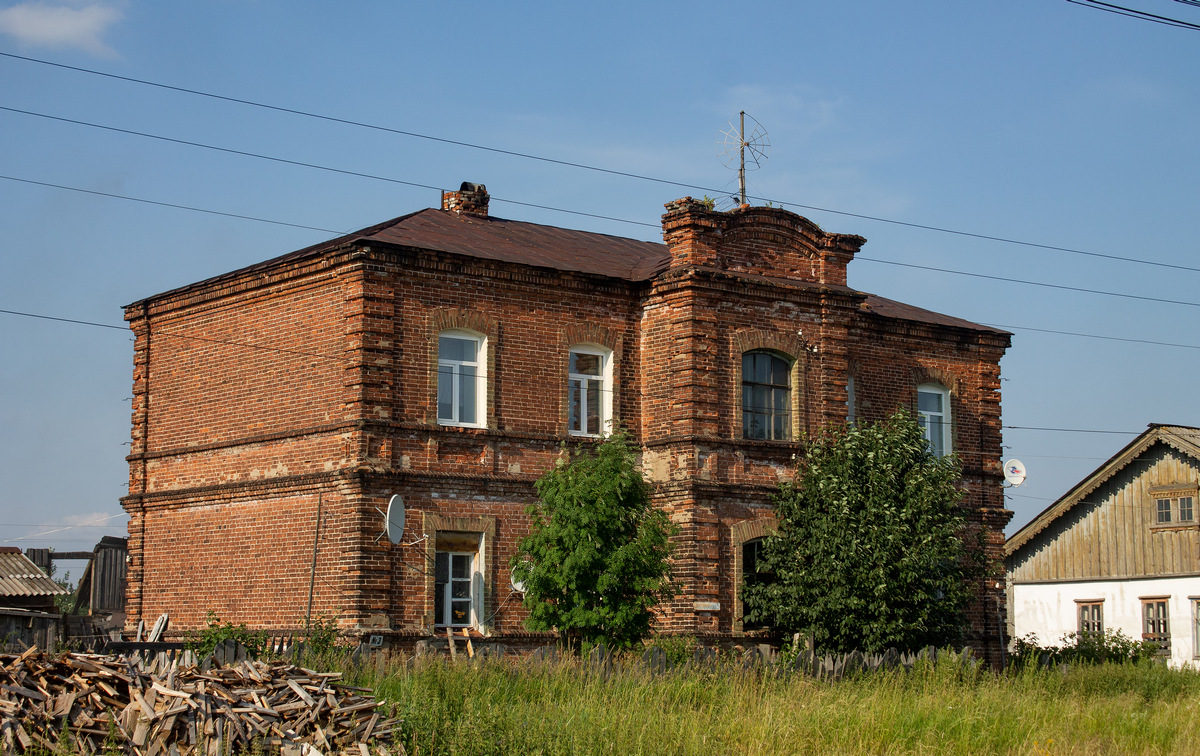 Бисер, Железнодорожная улица, 3