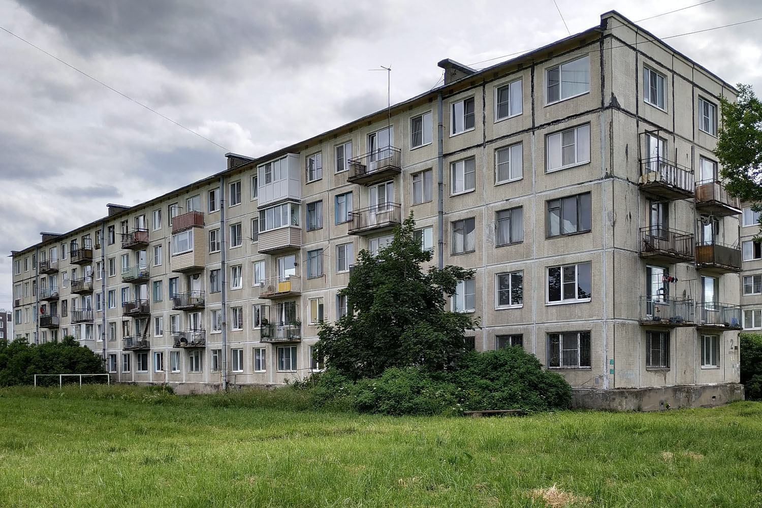 Гостилицы, Школьная улица, 2