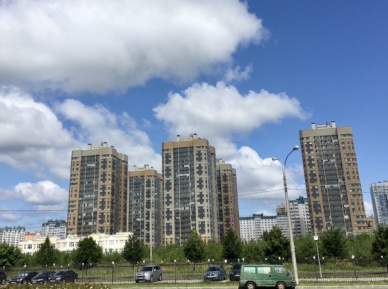 Санкт-Петербург, Улица Оптиков, 31 корп. 2; Яхтенная улица, 30 корп. 4; Яхтенная улица, 30 корп. 3; Яхтенная улица, 30 корп. 2