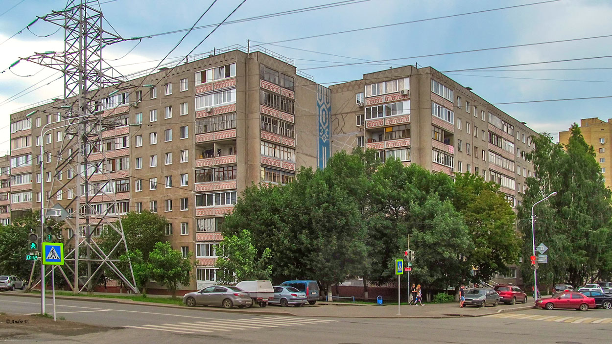 Уфа, Улица Авроры, 31; Батырская улица, 18