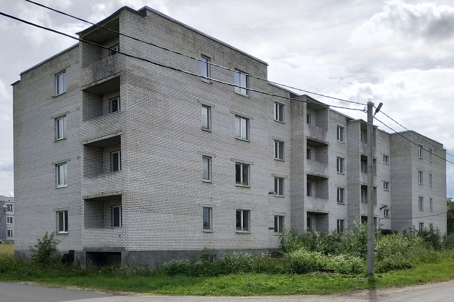 Ломоносовский район, прочие н. п., Глобицы, улица Героев, 1