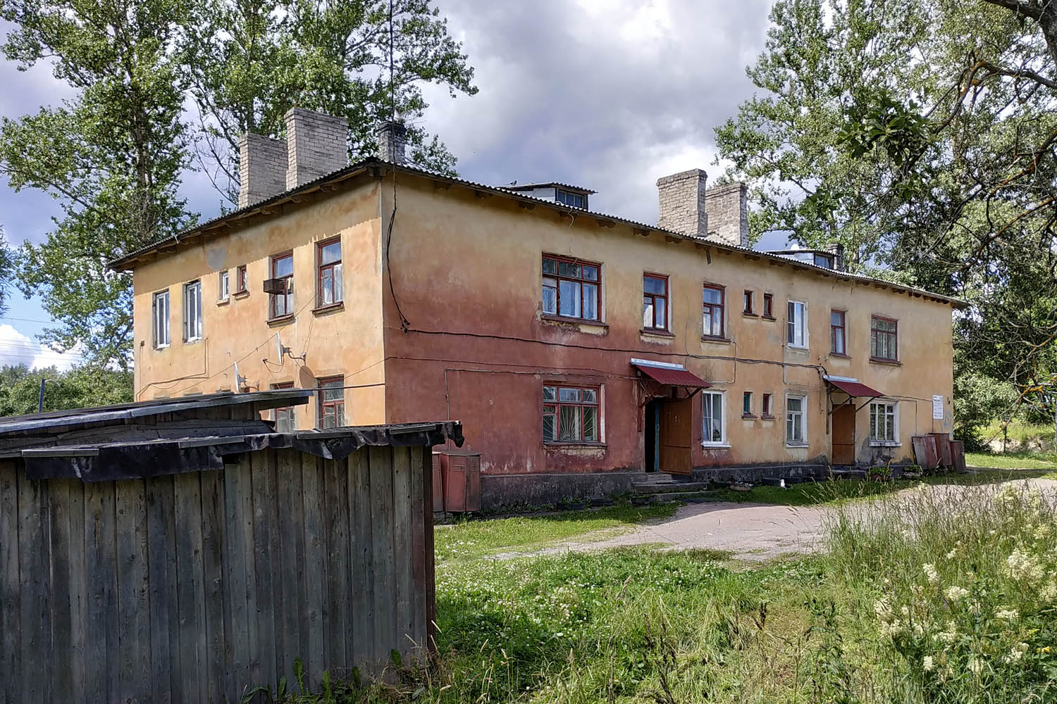 Кузнечное, Привокзальная улица, 1/51