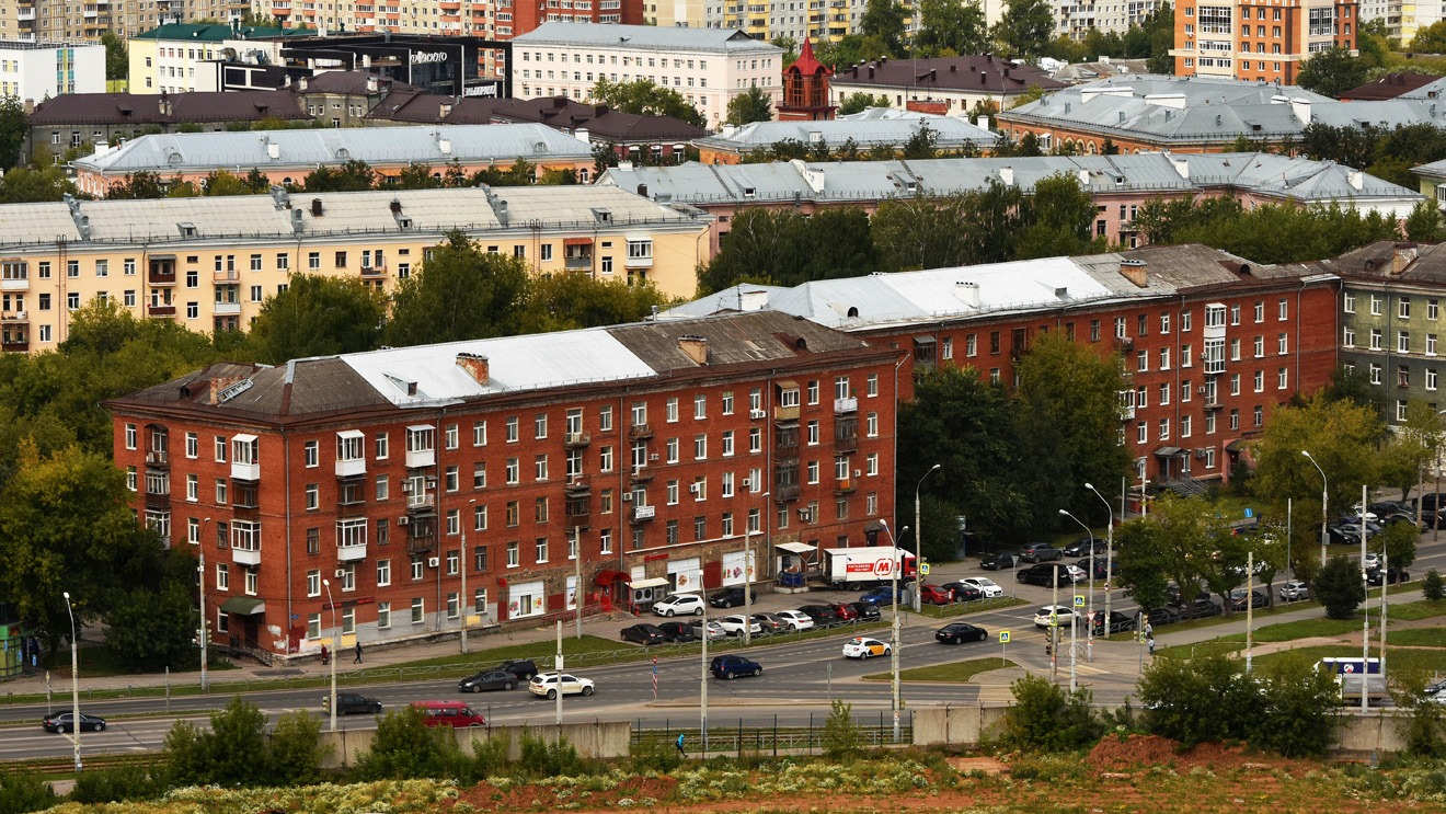 Пермь, Улица Героев Хасана, 12; Комсомольский проспект, 82; Комсомольский проспект, 80 / Улица Юрия Смирнова, 6; Улица Куйбышева, 85А; Улица Куйбышева, 85; Улица Белинского, 52. Пермь — Панорамы