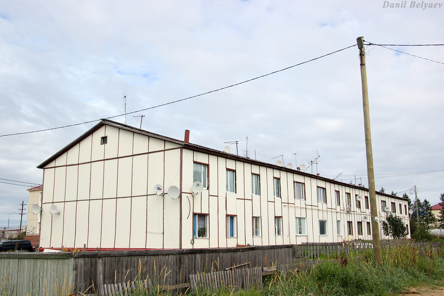 Искателей, Улица Россихина, 9