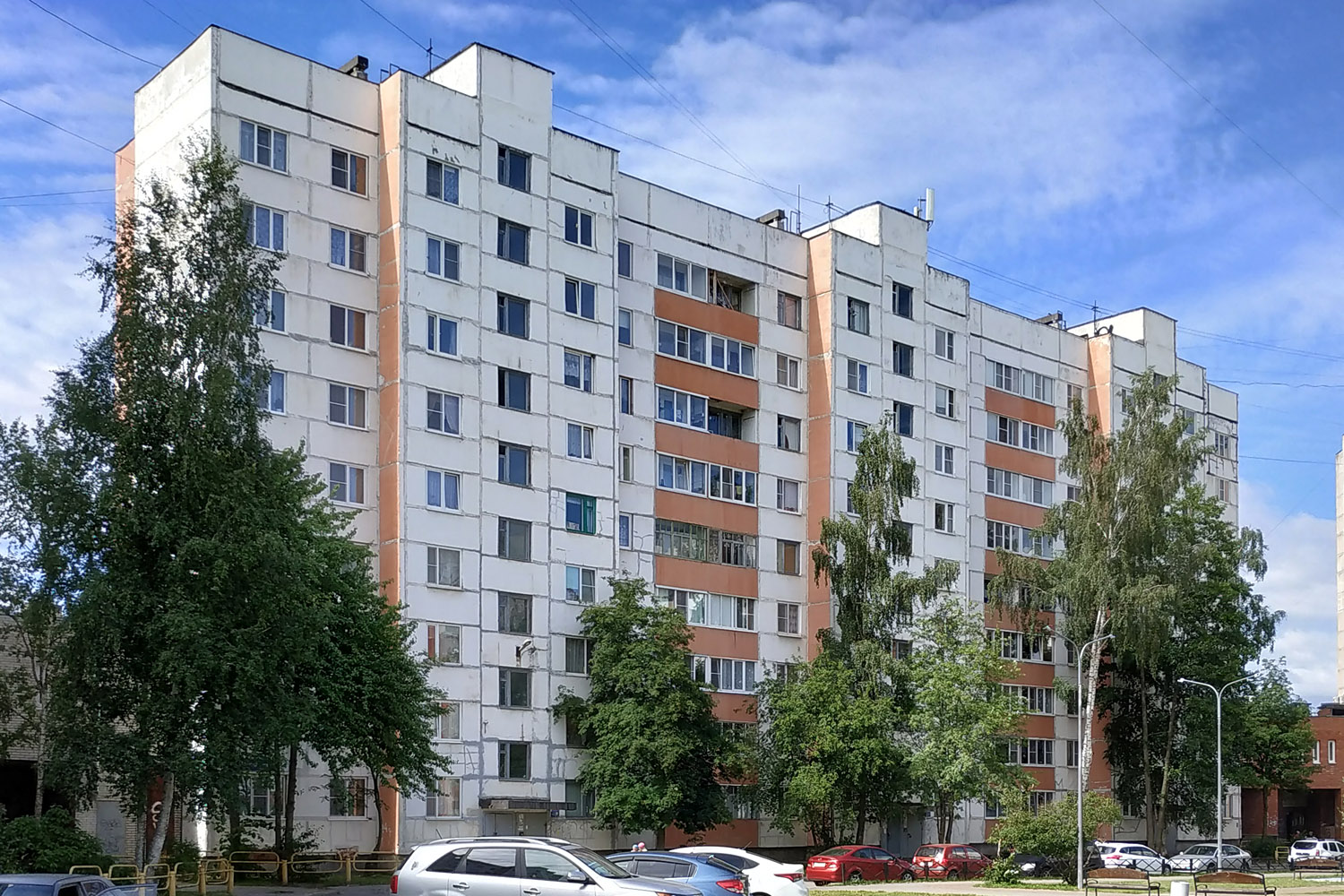 Сосновый Бор, Молодежная улица, 24