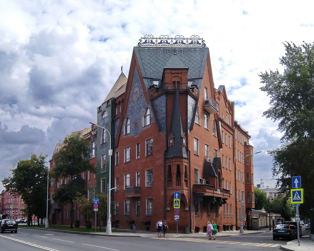 Москва, Соймоновский проезд, 1