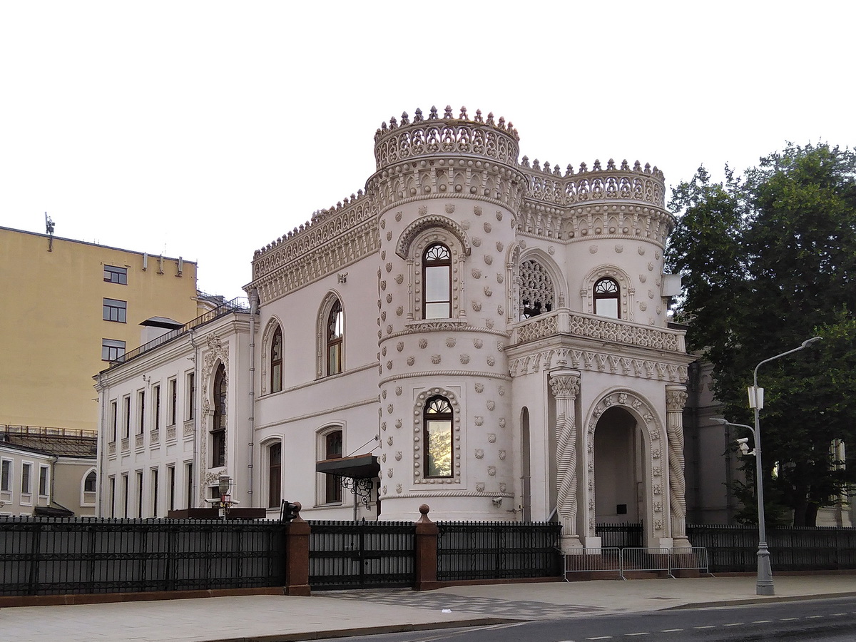 Moskwa, Улица Воздвиженка, 16 стр. 1