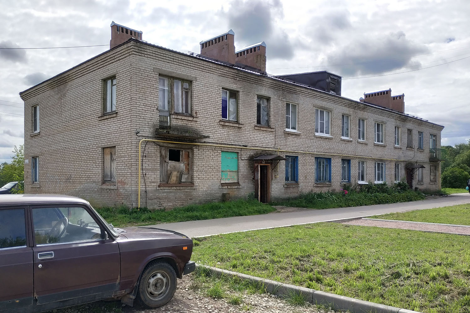 Лужский район, прочие н. п., Ям-Тёсово, Центральная улица, 1
