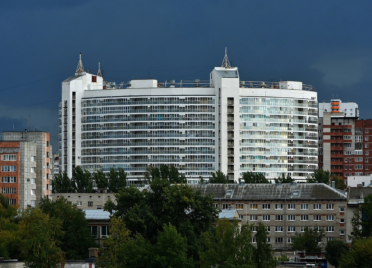 Perm, Улица Мира, 11; Улица Мира, 28