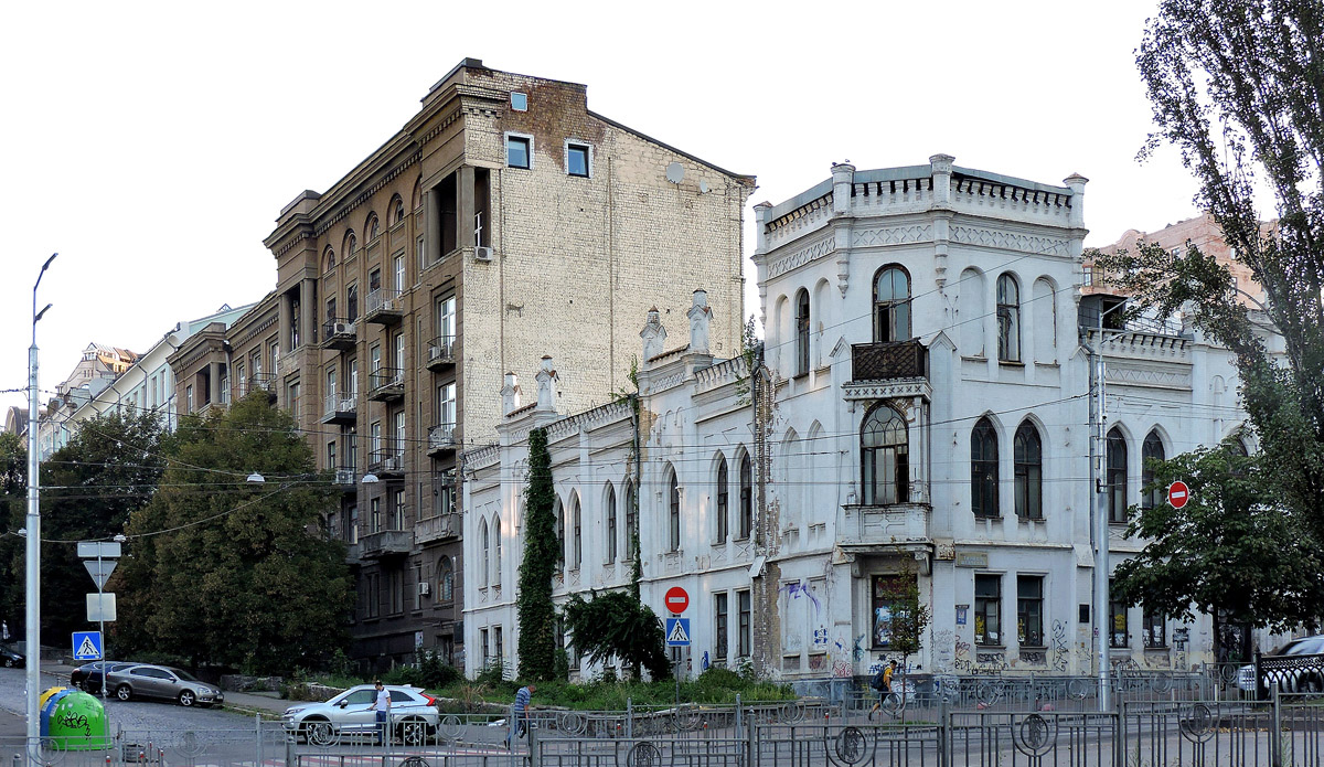 Киев, Улица Михаила Коцюбинского, 9; Бульвар Тараса Шевченко, 34