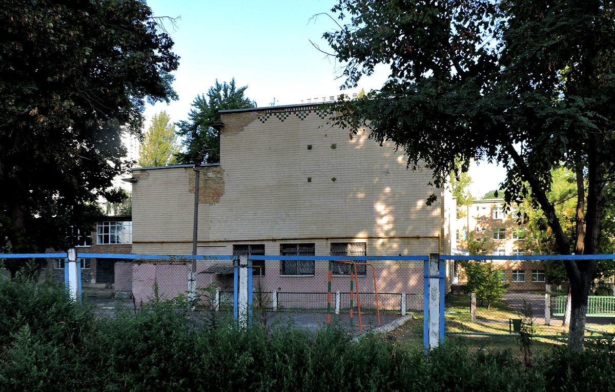 Киев, Горловская улица, 220 корп. 2